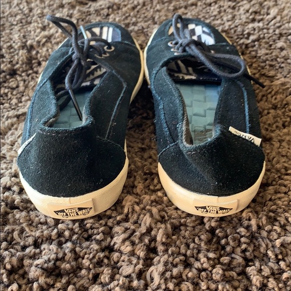 Vans - Picture 3 of 5